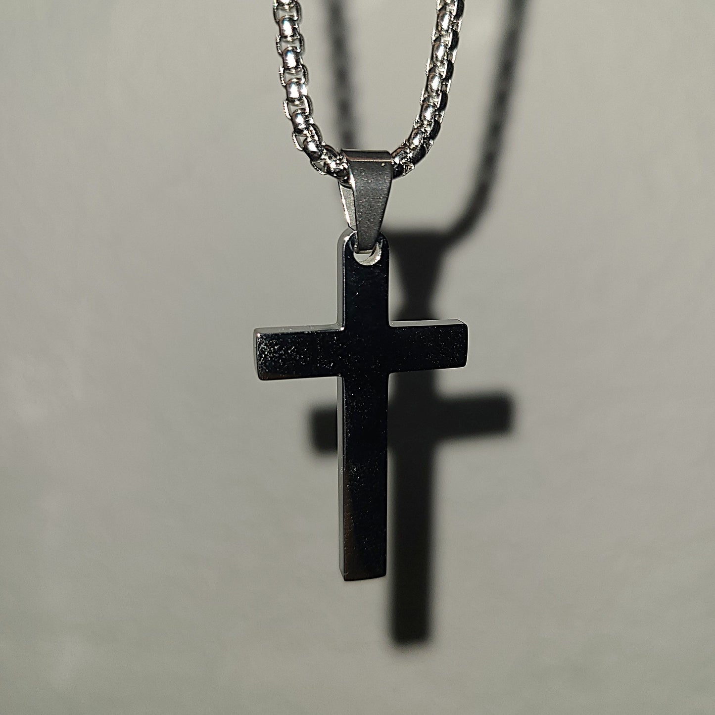 Collar cruz plateada | Acero quirúrgico